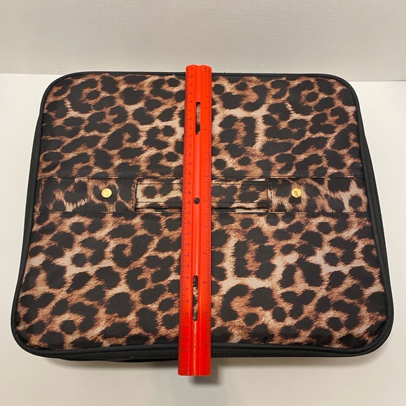 LG Accessory and Makeup Bags - Picture 5 of 9